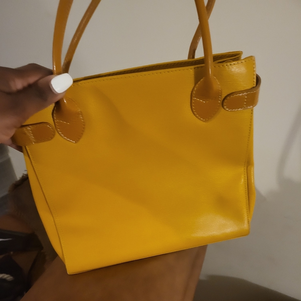 Burberry purse